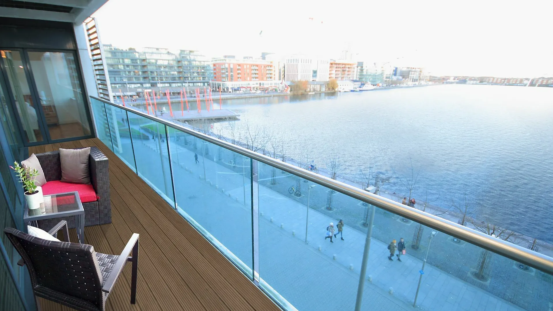 Апартаменты Magnificent Waterview Forbes Street Дублин 0*,  Ирландия